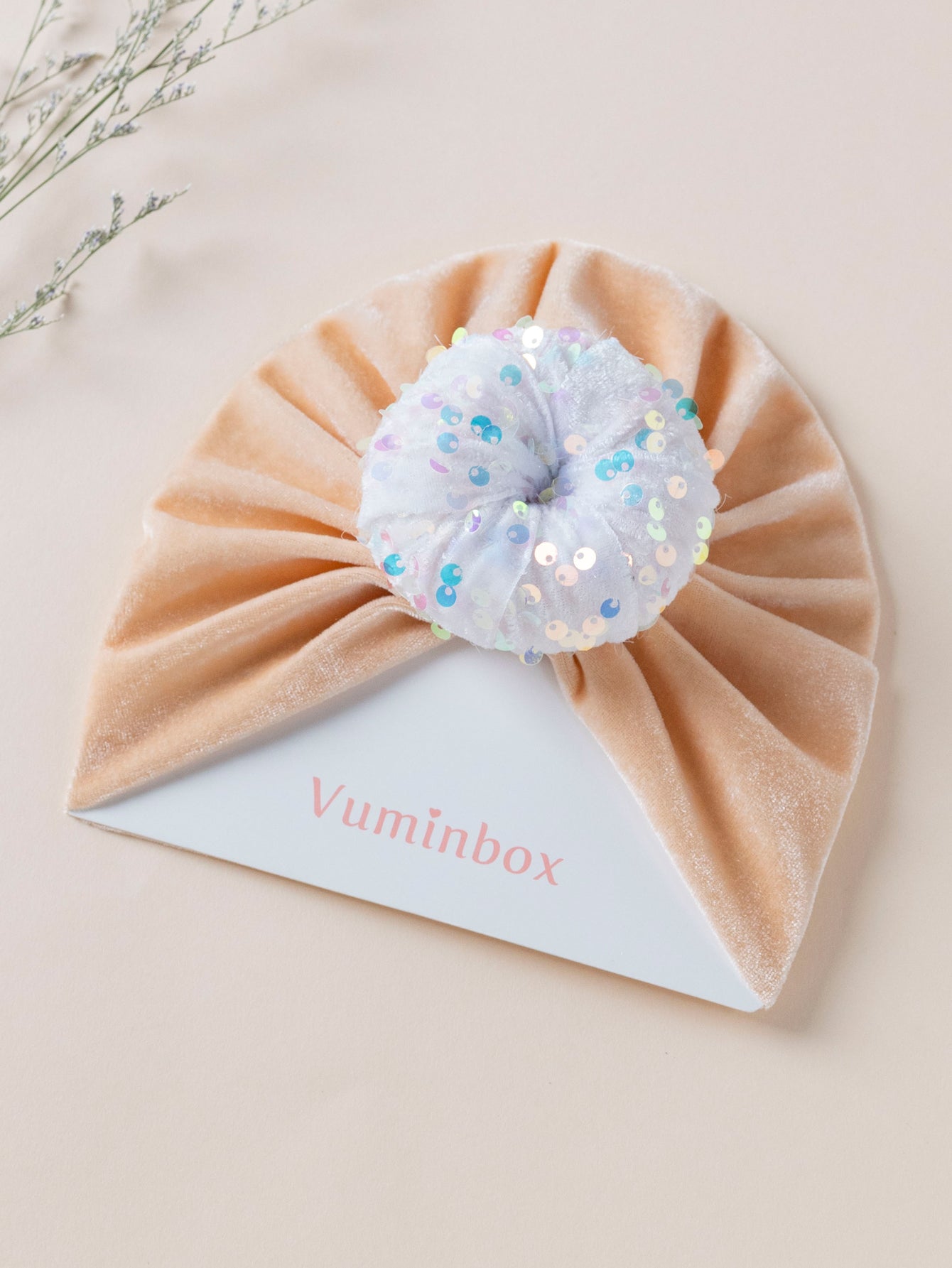 Velvet bib + headband, a fashionable baby set suitable for babies to wear