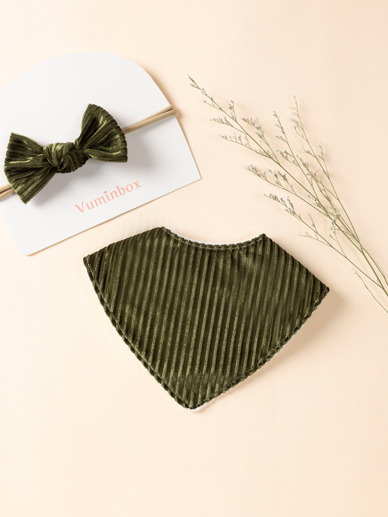 Velvet bib + headband, a fashionable baby set suitable for babies to wear