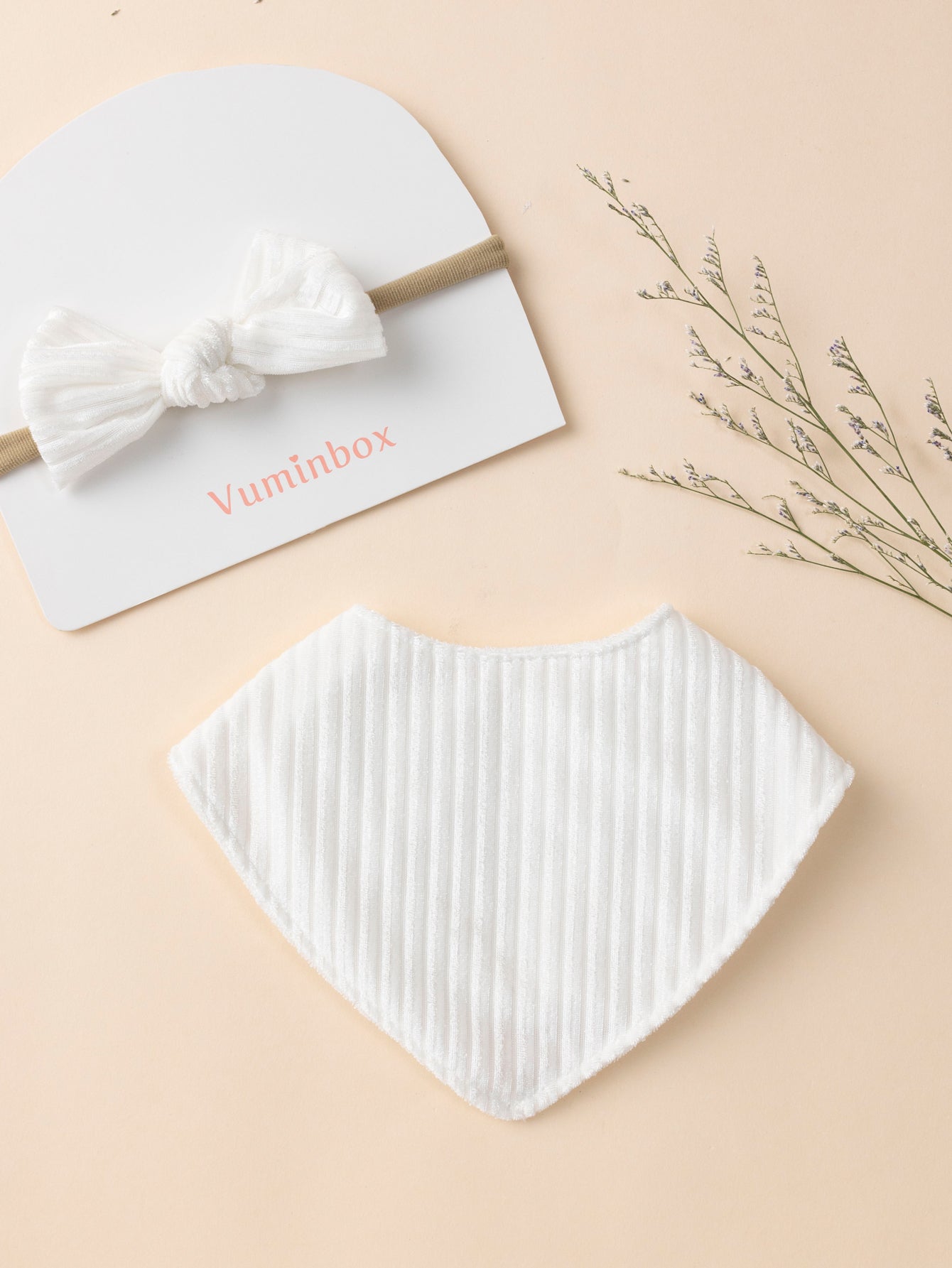 Velvet bib + headband, a fashionable baby set suitable for babies to wear